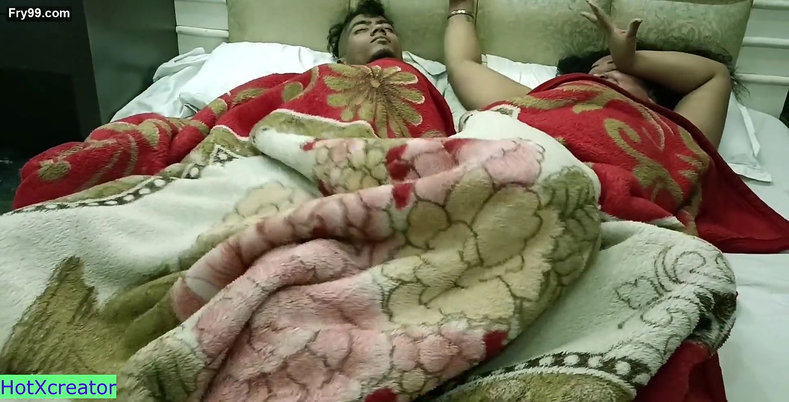 Hot Sister Morning sex with young Brother! Desi Chudai.