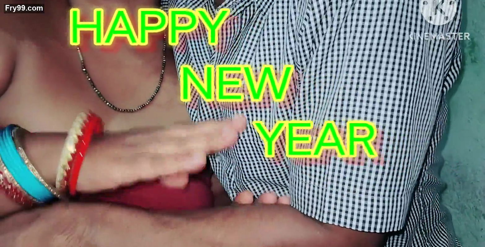 Payal wish new year to her viewers on half saree.