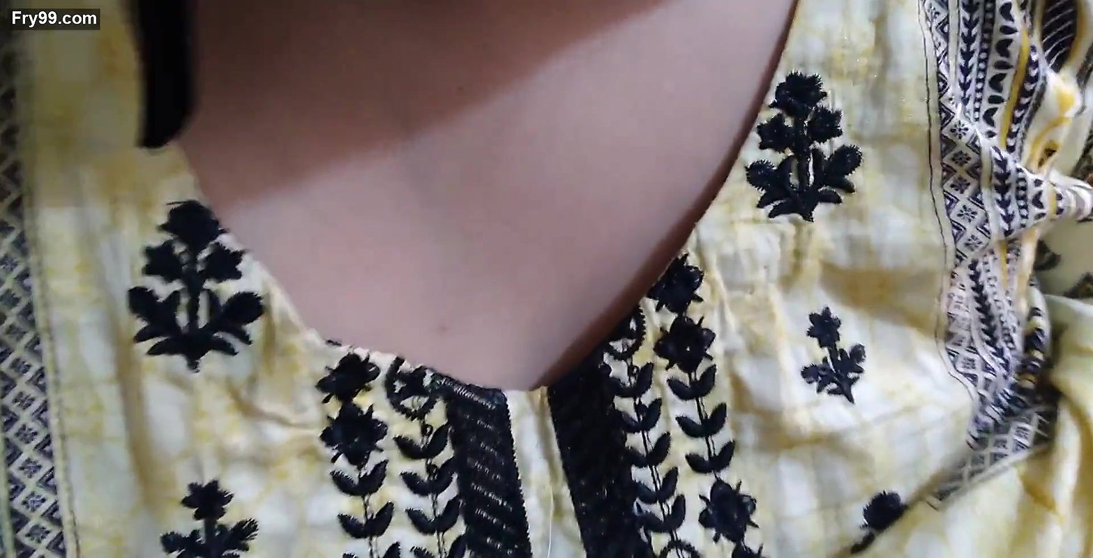 Room ki andar Masturbat karte hue (35 saal ki kavita aunty) uski Bete ne use dekh liya aur uski Jabardast Chudai ki.