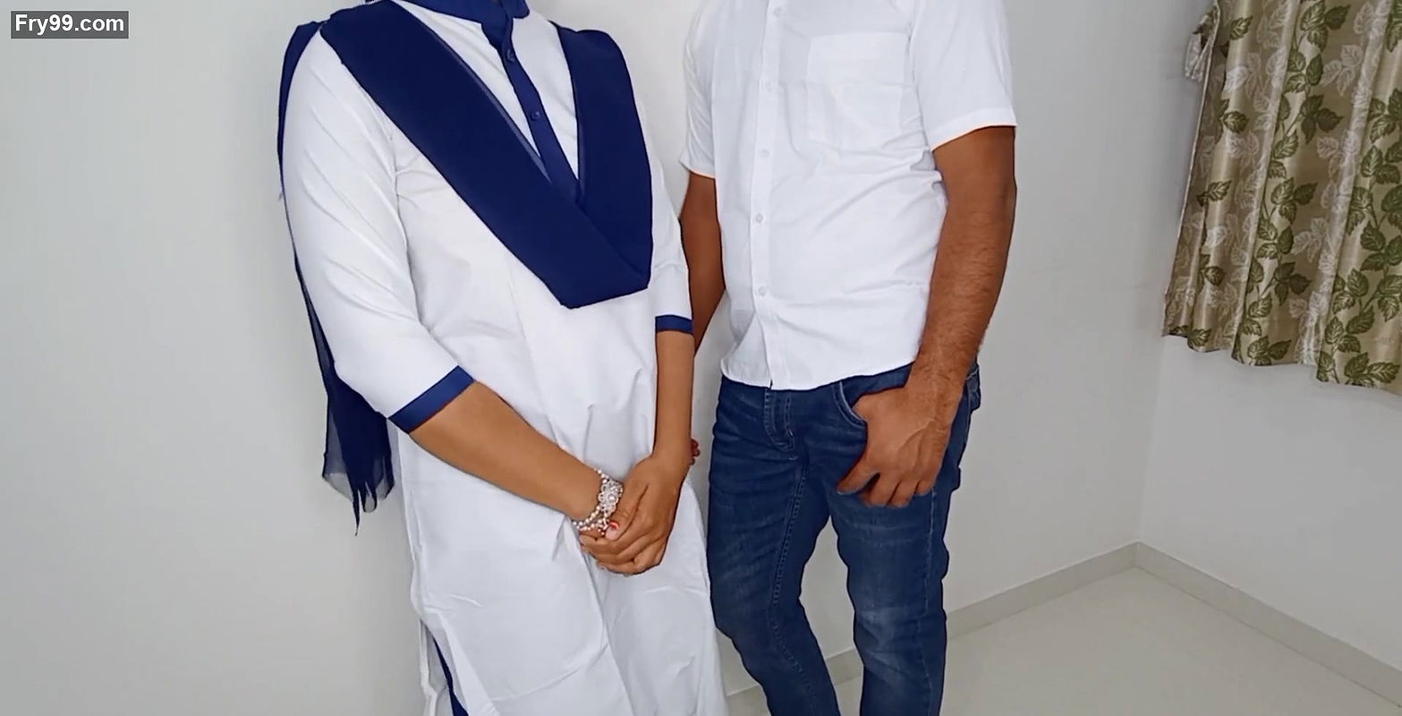 Shcool me class chutne ke baad komal ne apne boyfriend ke sath chut fat jayegi.