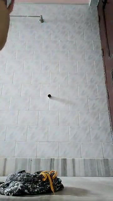 Desi Girl Shows Her Boobs and Pussy