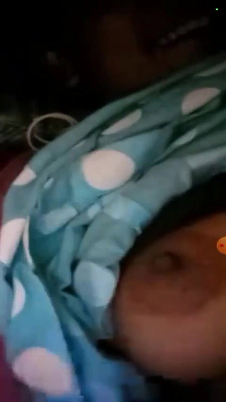Desi Bhabhi Shows Boobs and Pussy On Vc