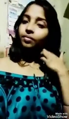 Beautiful gf remove her dress and show body