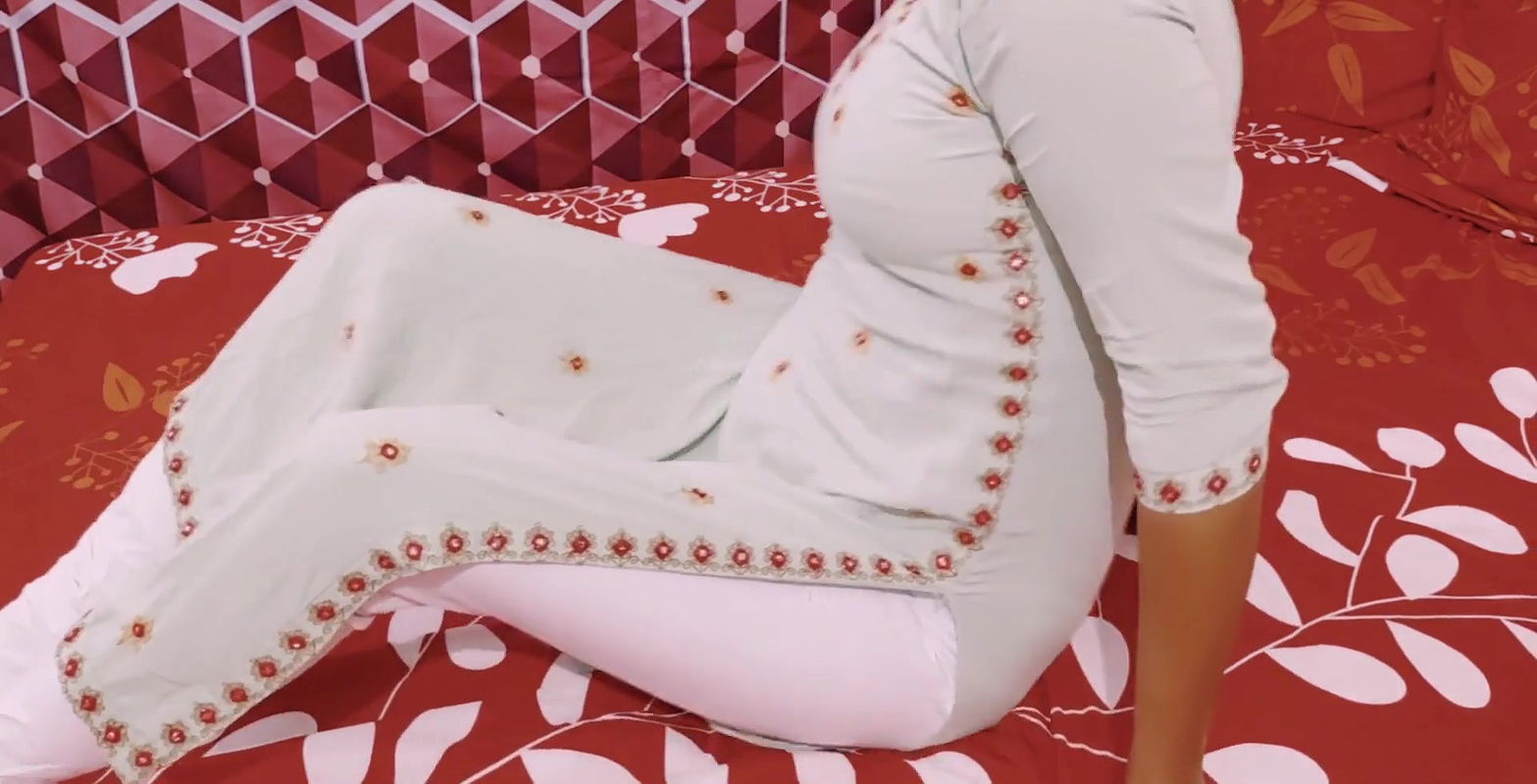 Apni Chachi Ki Beti Ko Choda Hindi Part 1.