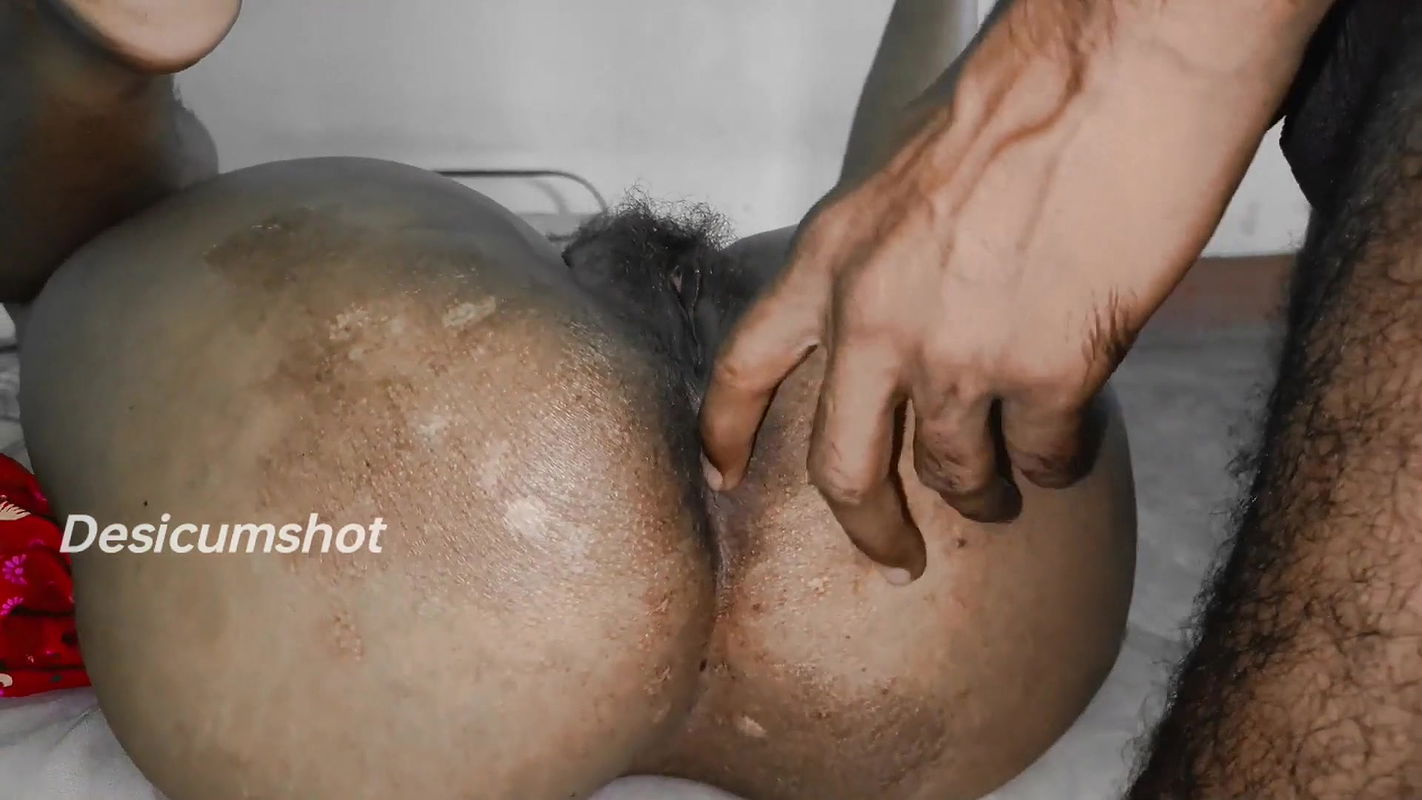 Badi gand wali bhabhi ki hairy pussy Hard shot chudayi with clear voice of moaning Hard housewife homemade sex.