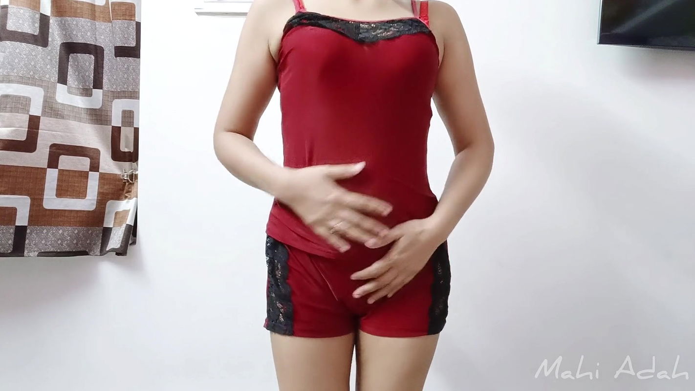 Beautiful Desi Indian Girl Striping Showing Sexy Nude Body.