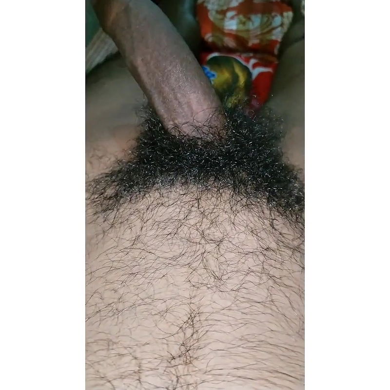 Bhabi ne meri muthi maar di boobs dikhake.