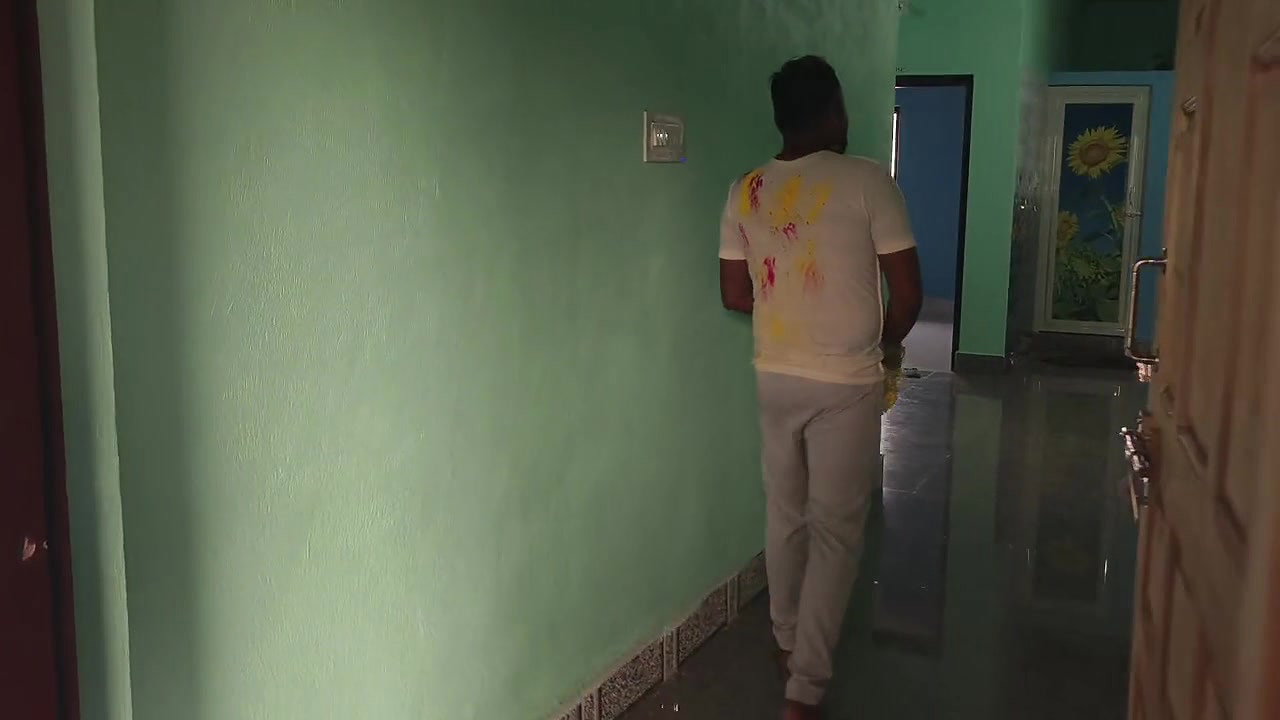 Beautiful Bengali Bhabhi Enjoy Holi Special with Her Neighbours Applied Lot of Colors in Hindi