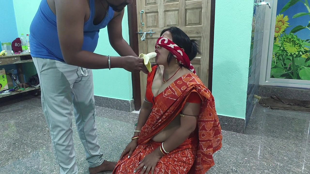 Beautiful Indian Bengali Saree Wali Bhabhi Face Fuck Blowjob Cum Out in Mouth
