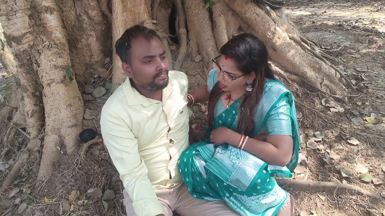Bengali Sexy Village Wife Chitting Her Husband and Meet Her Boyfriend Outdoor, Bengali Sex Video