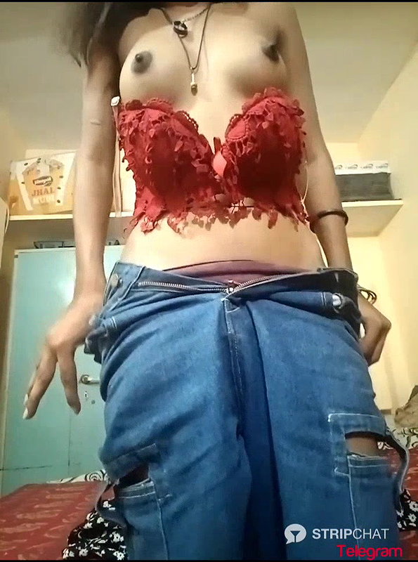 Dakotaler 1 Private show getting nude