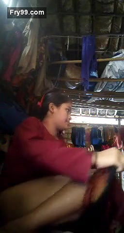 Desi village bhabi show her pussy