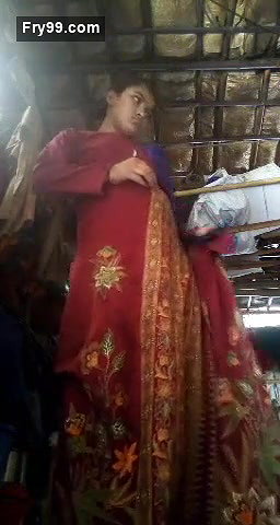 Desi village bhabi show her pussy