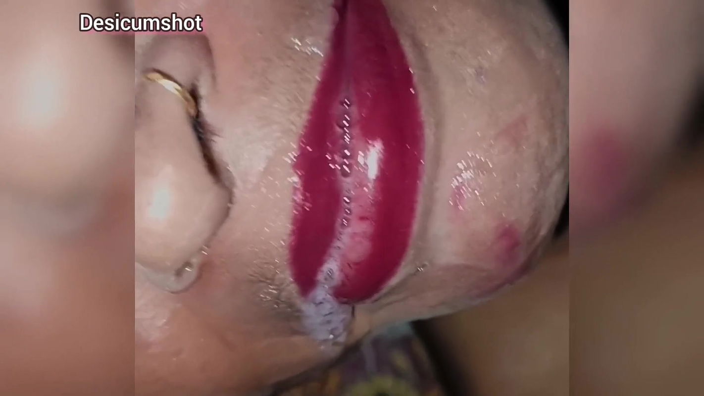 Collage girl made me hot and horny after sucking my Desi indian 7 inch lund with her red lips.