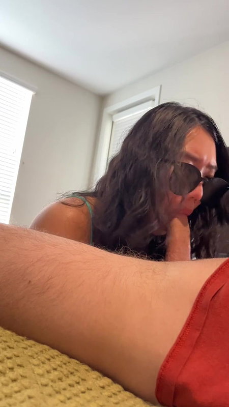 She Didn’t Know I Was Filming – Asian GF Gives Sexy Blowjob with Cumshot in Mouth CIM