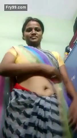 Desi village aunty open her sare