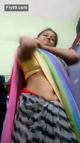 Desi village aunty open her sare