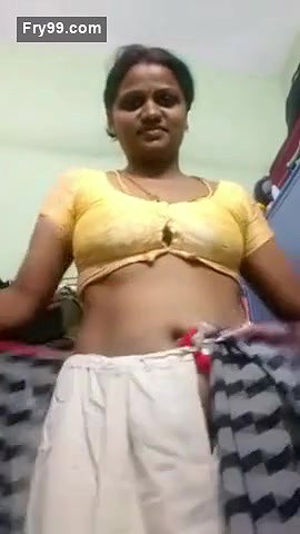 Desi village aunty open her sare