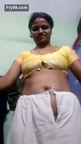 Desi village aunty open her sare