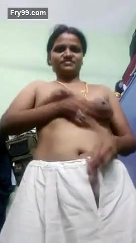 Desi village aunty open her sare