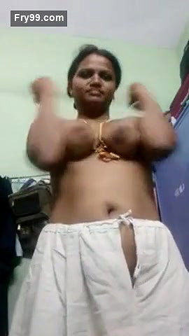 Desi village aunty open her sare