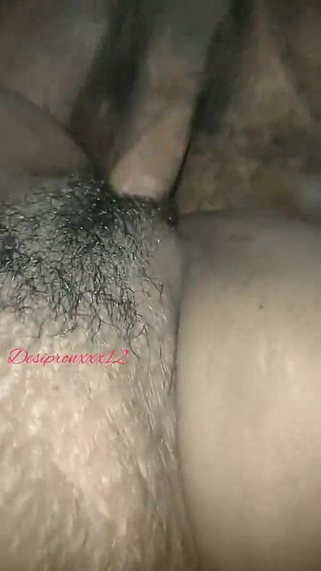 Desi bhabi India villg sex in ear home.