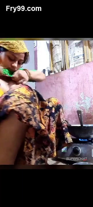 Village bhabi show ber nice boobs on live