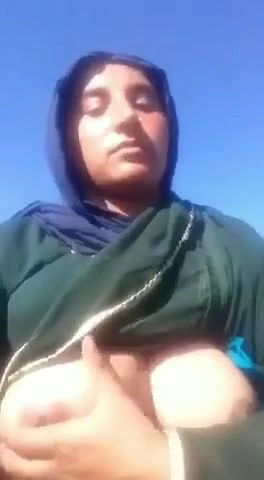Pk sexy bhabi show her big boobs