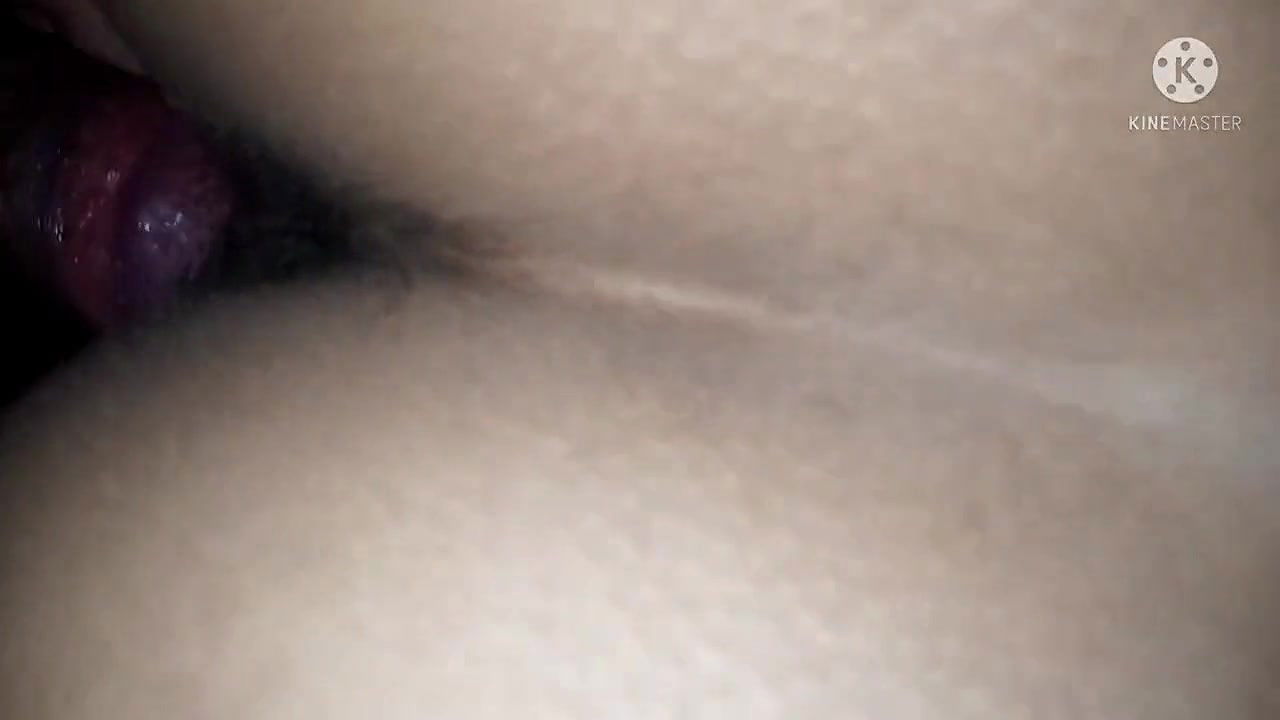 Desi girlfriend ko periods me pela bina condom in doggyste.