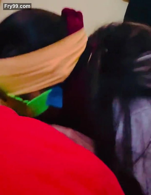 Desi girlfriend sucking me.