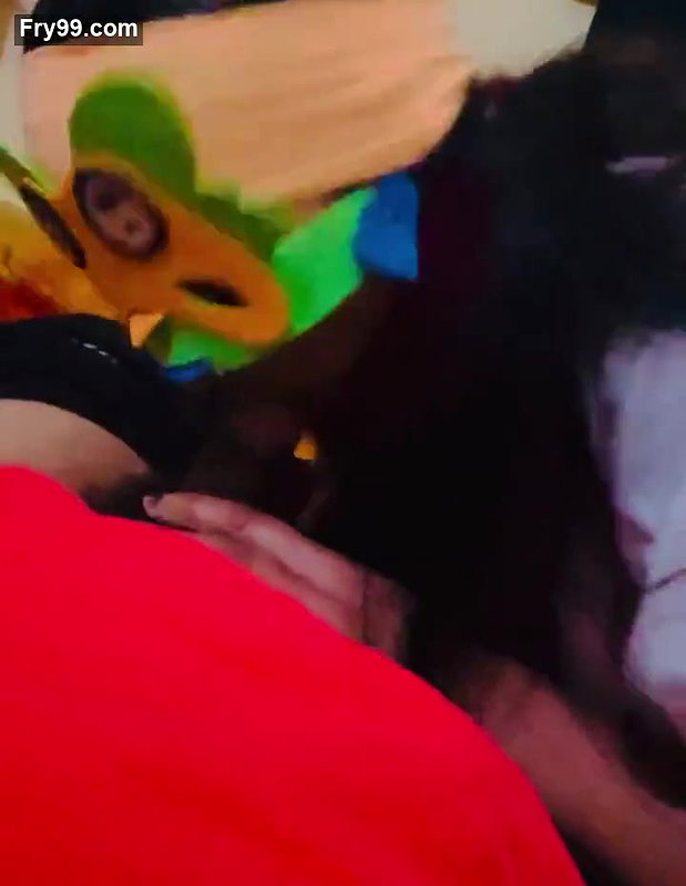Desi girlfriend sucking me.