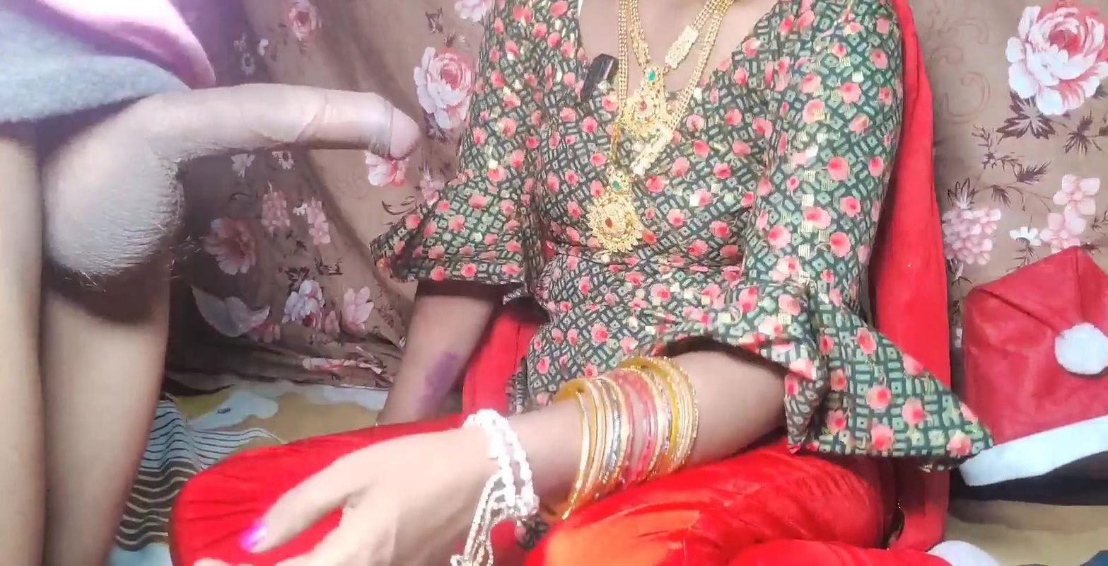 Desi Indian bhabhi first time in salwar suit gets sucked from fat land.