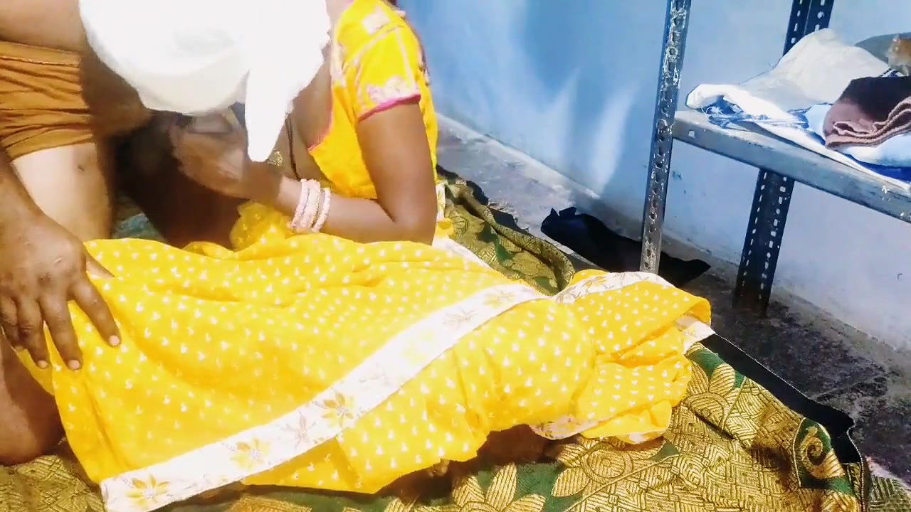 Desi Indian village wife fucking in yellow sari.