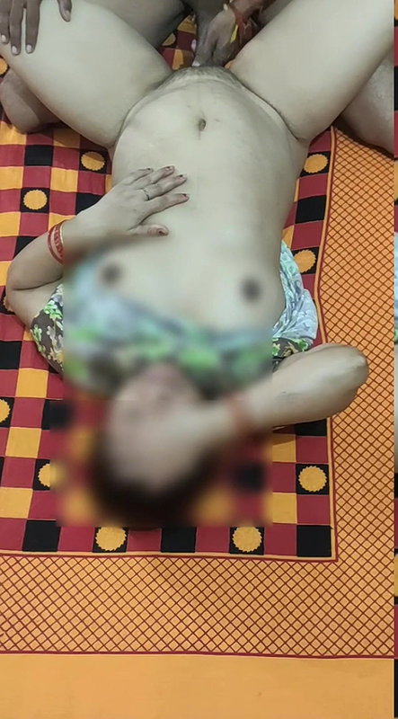 Desi kaamwali ki xhudai.
