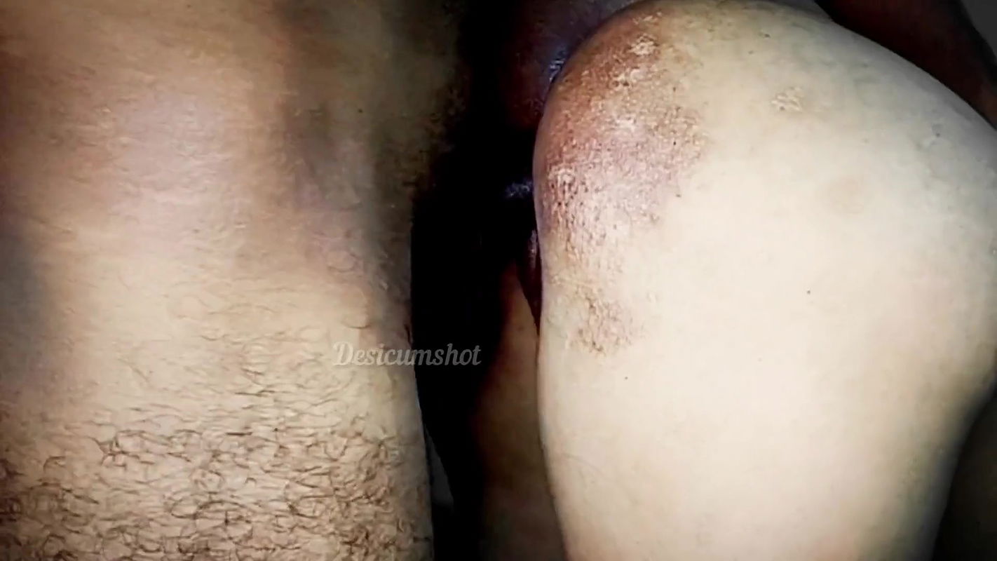 Desi Pushpa aunty ki choti bahan Rani ki hard chudayi ki doggy style. Chikh nikal gayi uski.Homemade sex video.