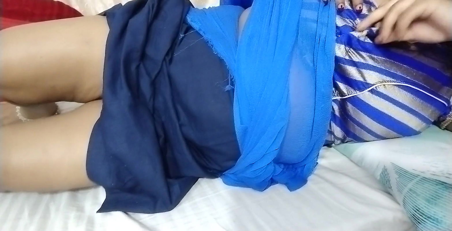 Desi sexy aunty girl excitement fun romance with here x boyfriend.