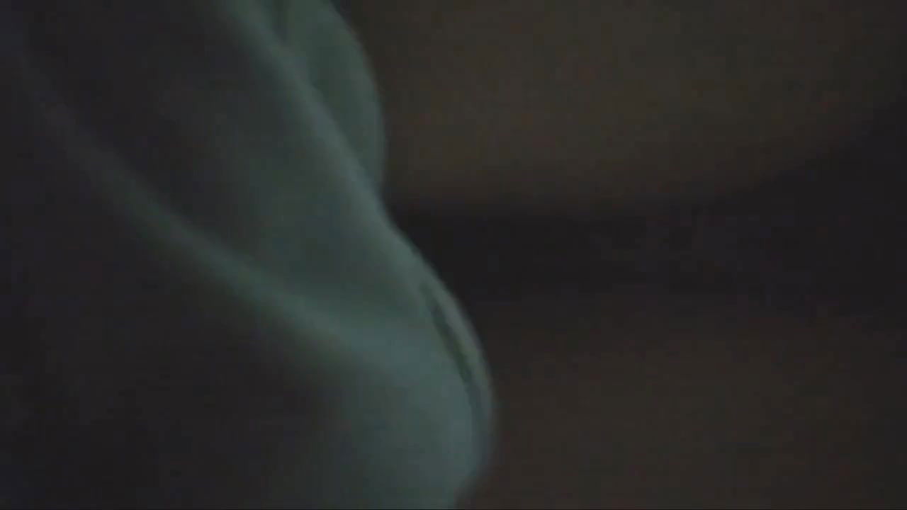 Gumnam boy nai ghr bula kar girlfriend ko choda.