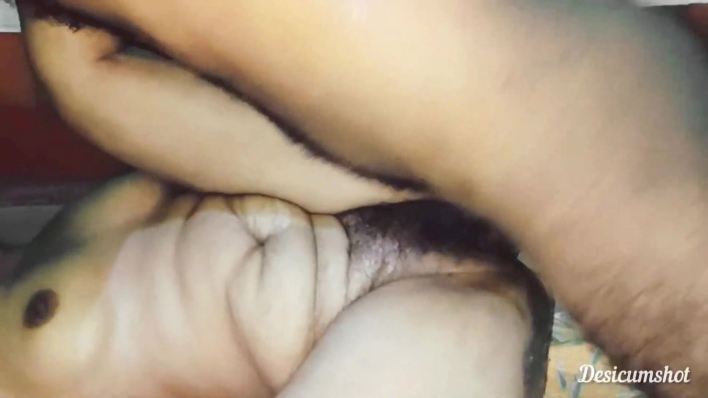 Homemade Desi bhabhi hard fucking chudayi with her college teacher.