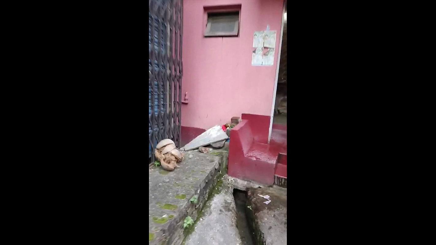 Local red light area-14