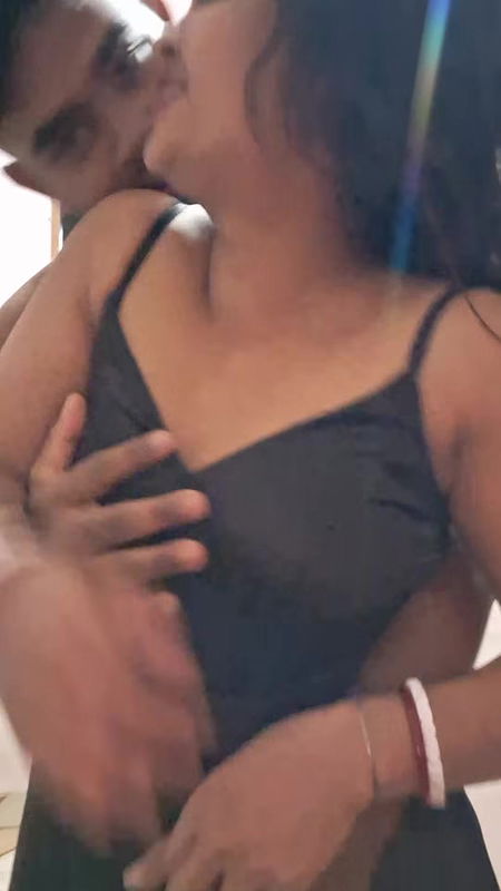 relaxing in her room and her older step brother puts his cock in her mouth – homemade porn