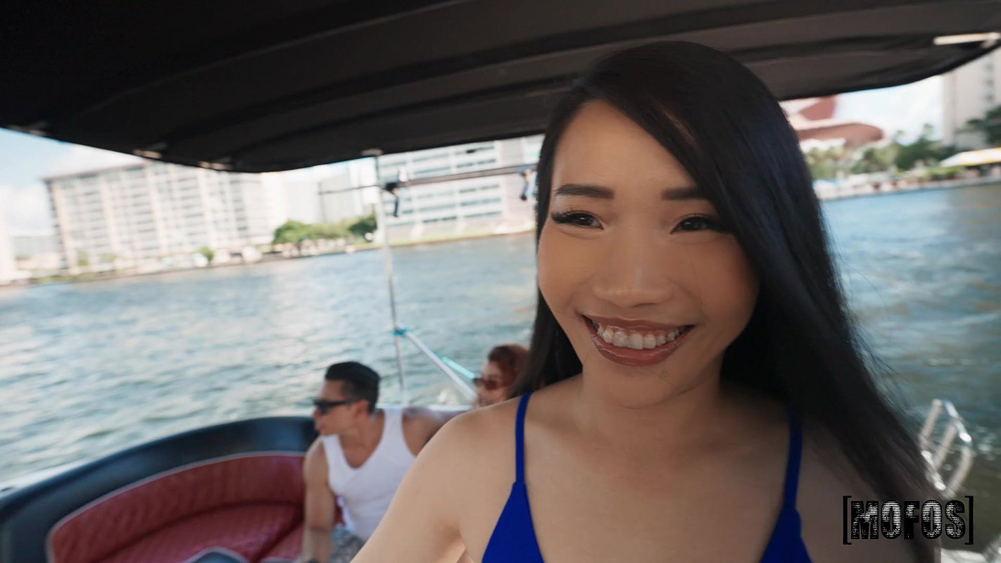 Kiki King – Kiki’s Hungry for Dick at the Dock