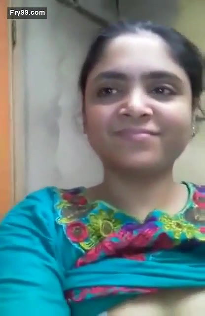 Village bhabhi showing