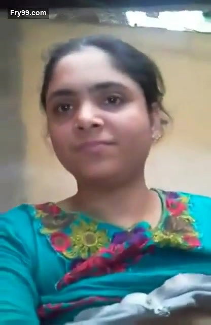 Village bhabhi showing