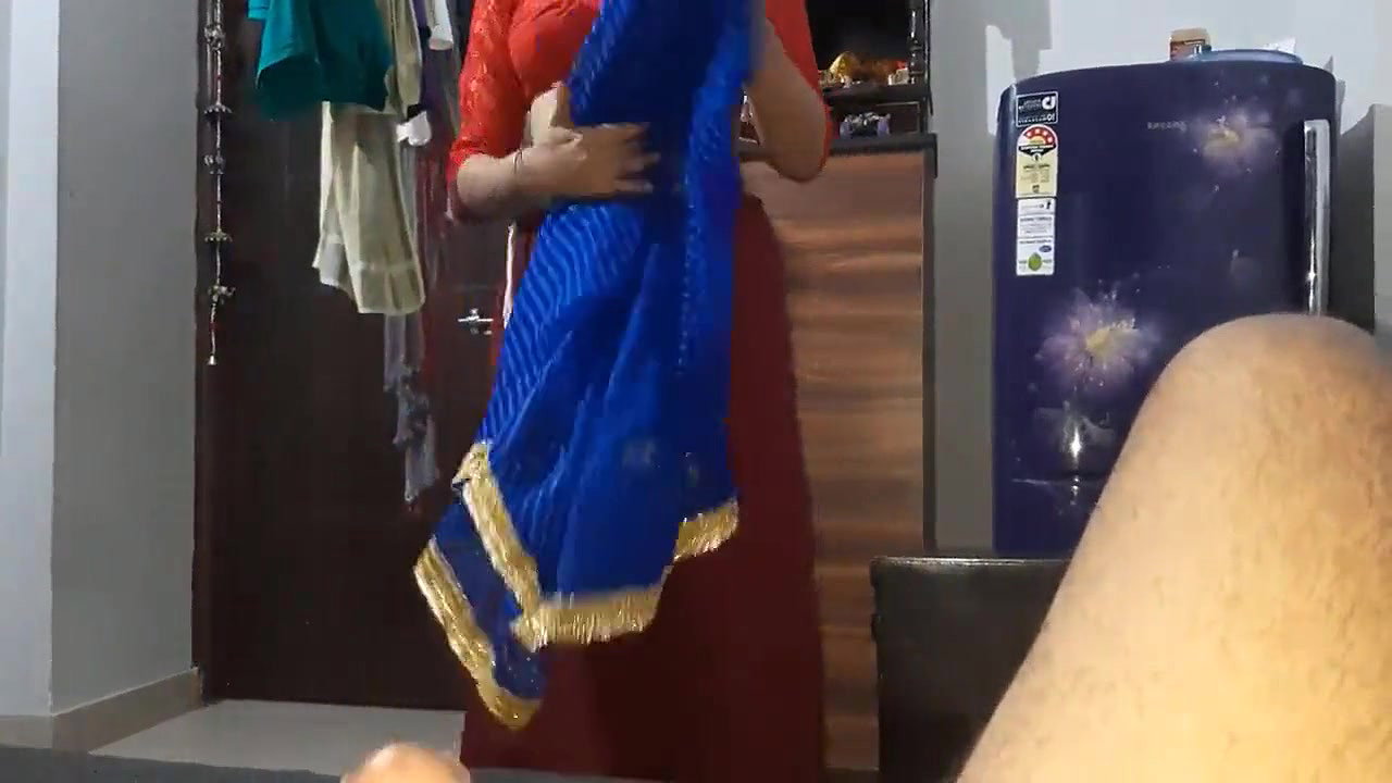 Indian Aunty In Saree Cheating On Her Husband.