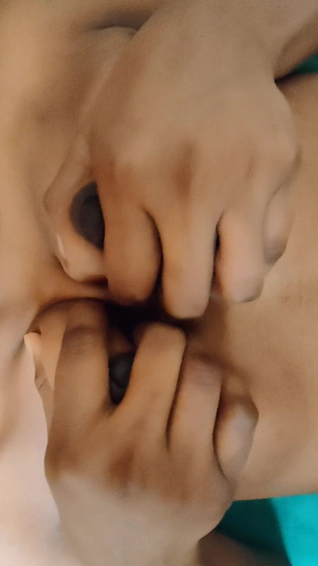 Indian bhabhi is cheating on her husband and fucking with her boyfriend in oyo hotel room with Hindi Audio Part 36.