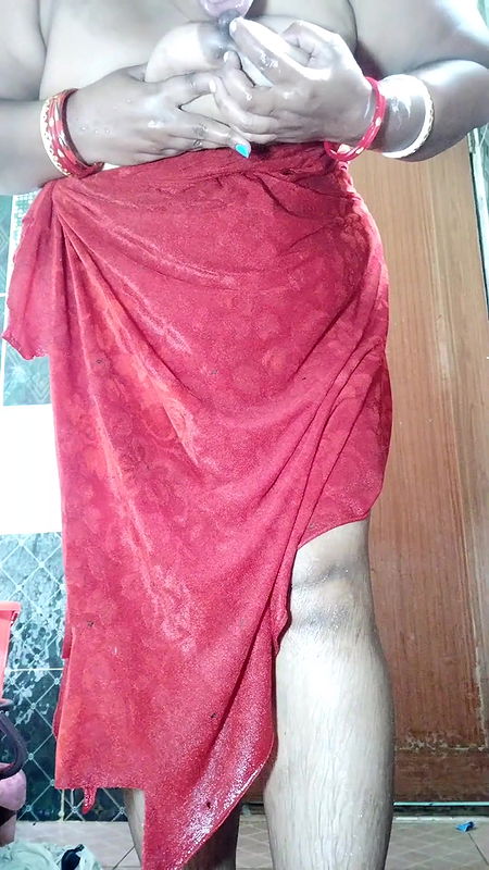 Indian Bhabhi Nude birh sceane in birthroom.