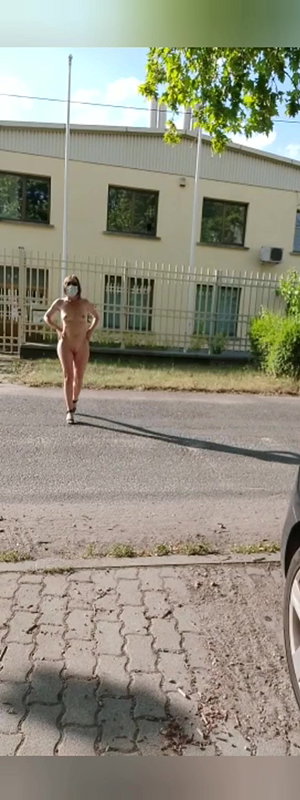 Mofos – Public Pick Ups – Rear Caught in the Headlights starring Sandy Ambrosia_753c309c