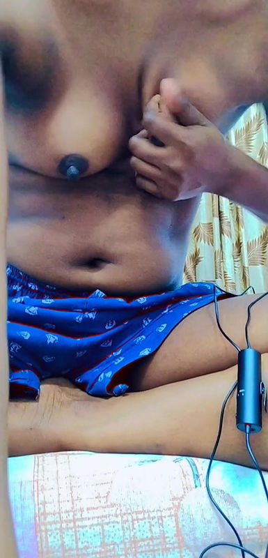 Indian desi bhabhi video call with unknown boy – day time video, viral, mms leaked 6.