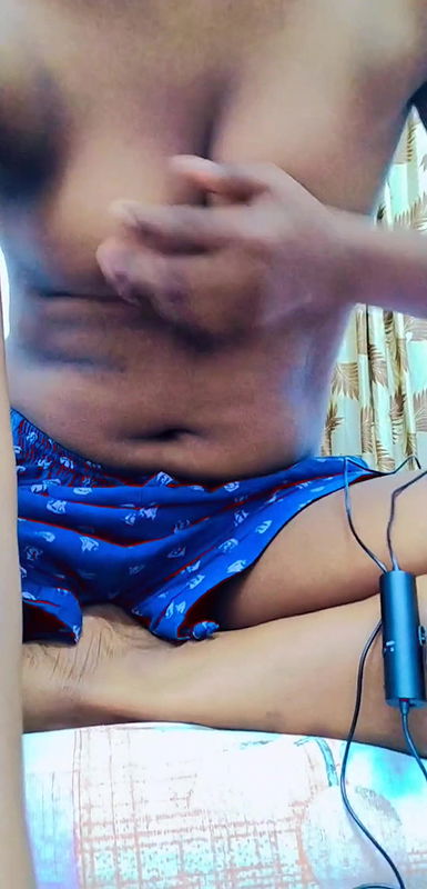 Indian desi bhabhi video call with unknown boy – day time video, viral, mms leaked 6.