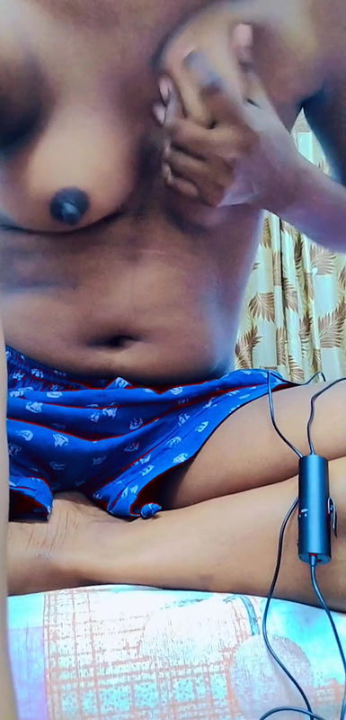 Indian desi bhabhi video call with unknown boy – day time video, viral, mms leaked 6.